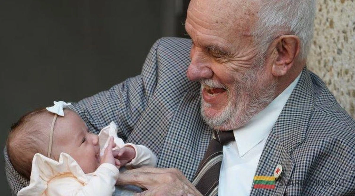 Mężczyzna o „złotej ręce”, dzięki któremu narodziny milionów dzieci były bezpieczne, zmarł w wieku 88 lat