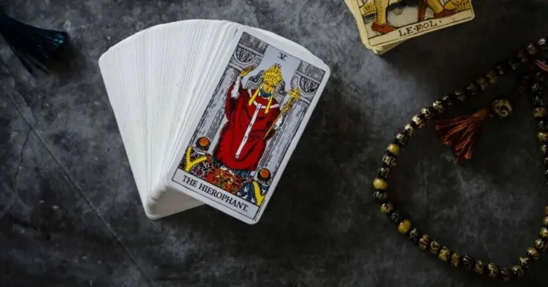 Co 28 lutego 2026 przyniesie Twojemu znakowi zodiaku? Tarot odsłania tajemnice