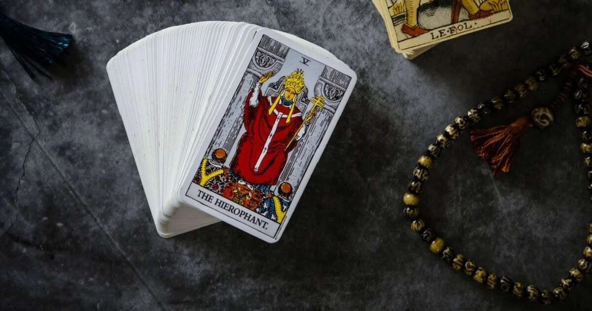 Co 28 lutego 2026 przyniesie Twojemu znakowi zodiaku? Tarot odsłania tajemnice