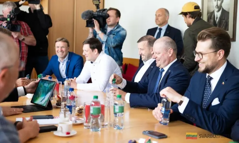 Demokraci kończą współpracę z „Nemuno aušra” – co to oznacza dla Litwy?