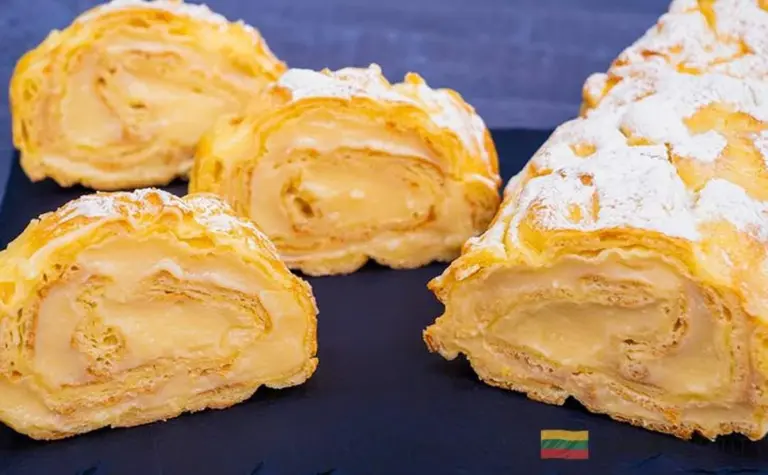 Domowe eklerki w 10 minut? Odkryj przepis na delikatny deser, który przebije cukiernię!