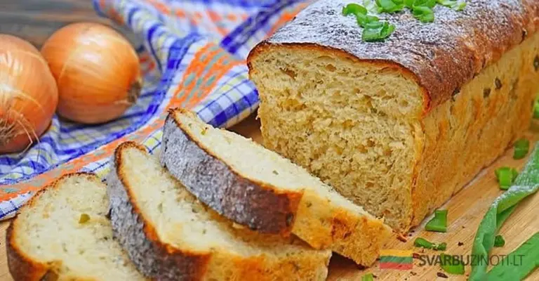 Domowy chleb czosnkowy: jak uzyskać idealną, chrupiącą skórkę?