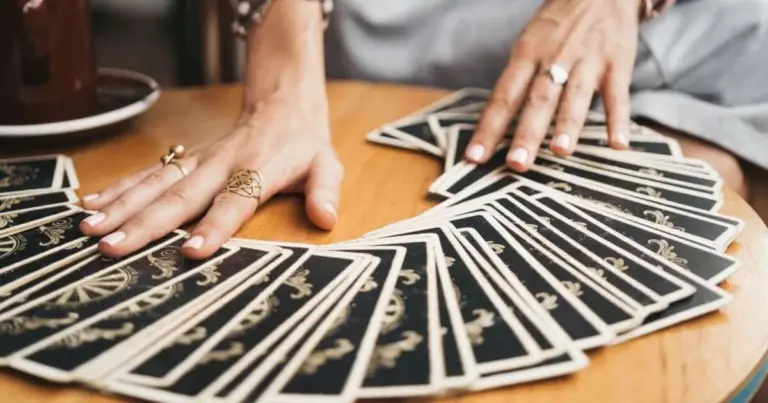 Gdy zodiak pokaże Ci drogę: Tarot na 17 lutego 2026