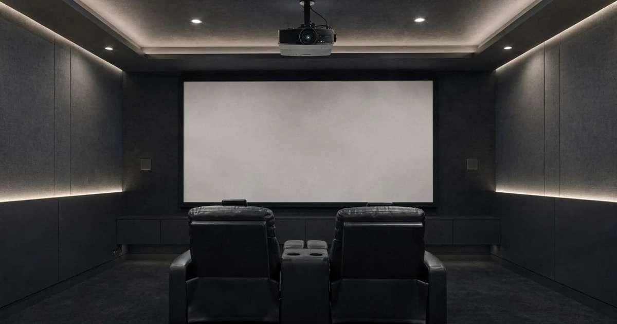 Jak zamieniłem salon w kino domowe w 2026 roku i ile za to zapłaciłem