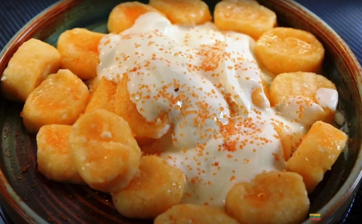Lenkų virtuvė: tinginiai koldūnai – vaikystės skonis, kurį lengva atkartoti