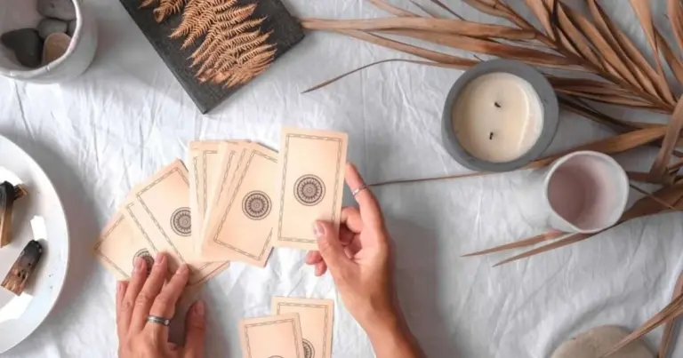 Tarot na dziś: Co karty mówią dla Twojego znaku zodiaku 9.02.2026?