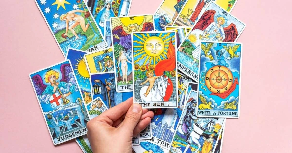Tarot na tydzień: Twoja przepowiednia na 16-22 lutego 2026