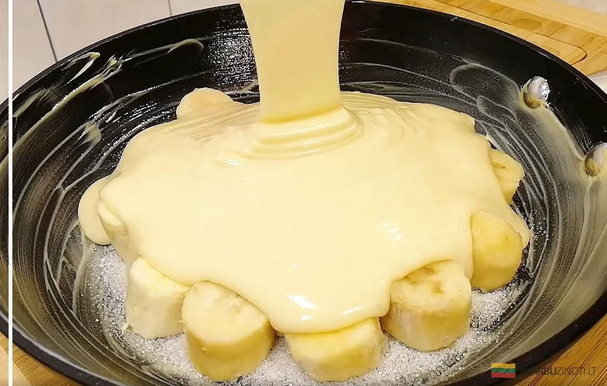 Z jednego jajka, bez pieczenia: Taki puszysty sernik z bananami w 40 minut!