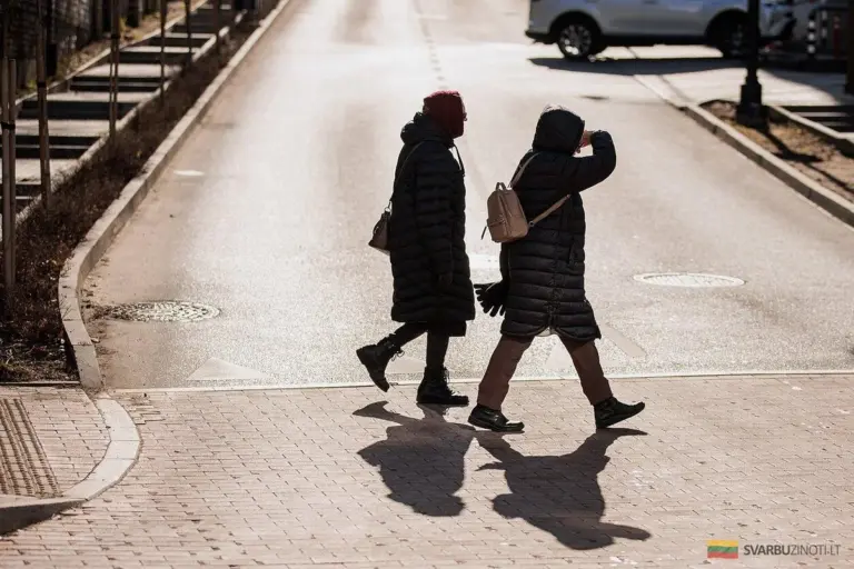 Ciepło jak w maju? Sprawdzamy, kiedy do Polski przyjdzie 15 stopni